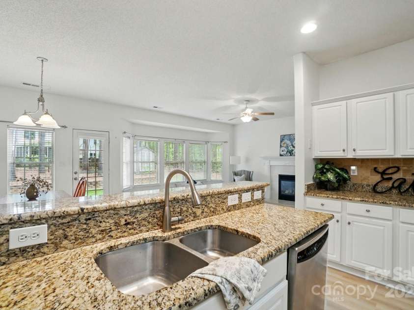 212 Kilborne Road, Mooresville, NC 28117.  MLS# CAR4245261, YatesRealty ID 8173. Kitchen View