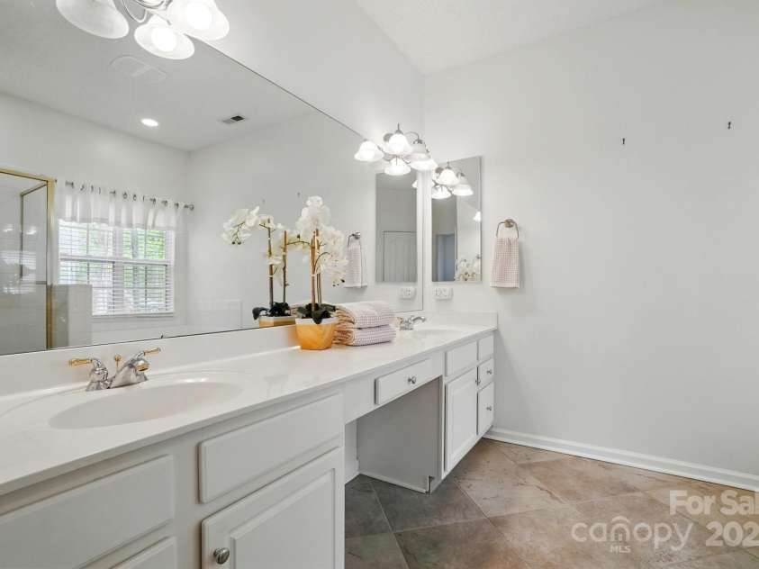 212 Kilborne Road, Mooresville, NC 28117.  MLS# CAR4245261, YatesRealty ID 8173. Primary Double Vanity