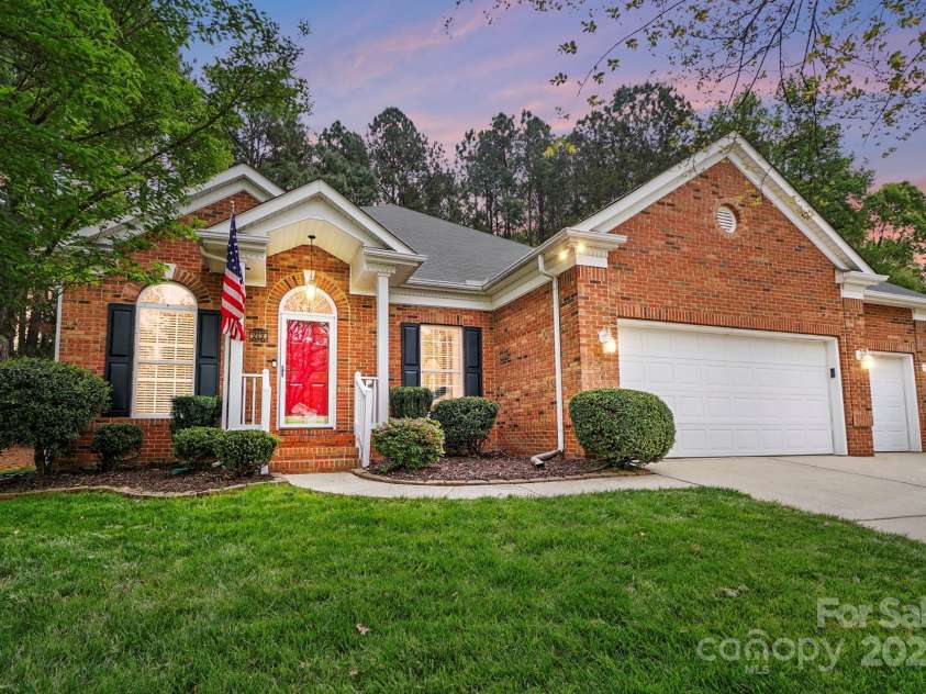 212 Kilborne Road, Mooresville, NC 28117.  MLS# CAR4245261, YatesRealty ID 8173. Twilight View