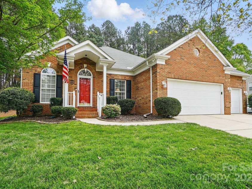 212 Kilborne Road, Mooresville, NC 28117.  MLS# CAR4245261, YatesRealty ID 8173. Welcome Home!
