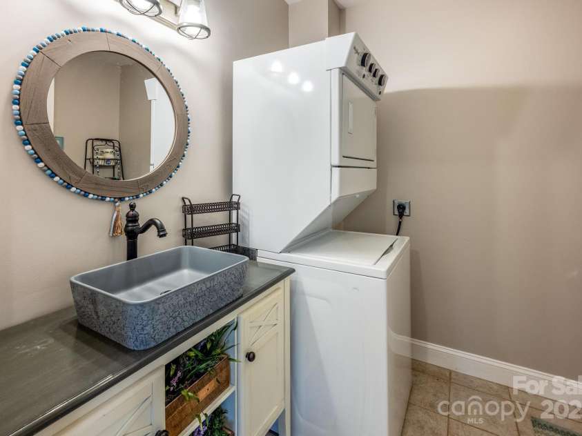 412 Wildlife Road, Troutman, NC 28166.  MLS# CAR4212088, YatesRealty ID 8174. Basement Bath