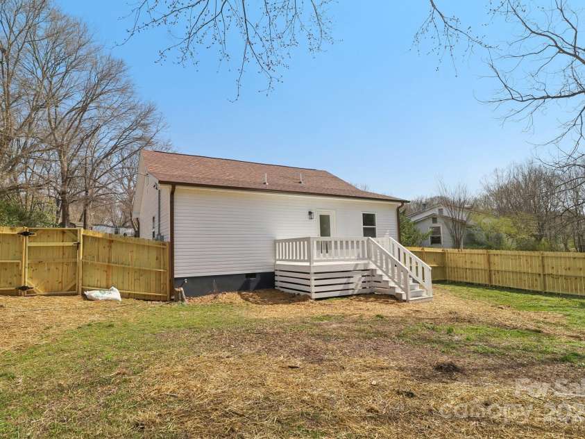 1156 9th Street, Lancaster, SC 29720.  MLS# CAR4233323, YatesRealty ID 8175. 