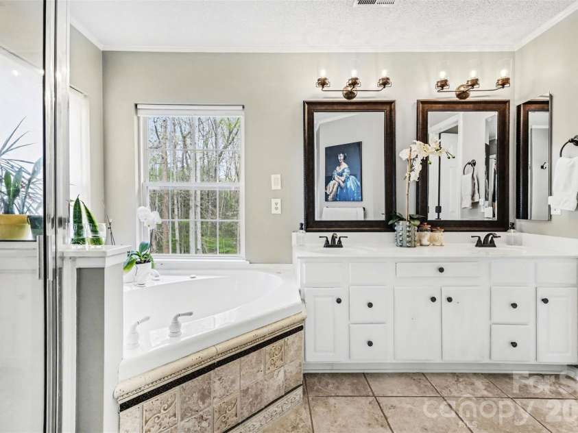 12329 Panthersville Drive, Charlotte, NC 28269.  MLS# CAR4362910, YatesRealty ID 8175. 