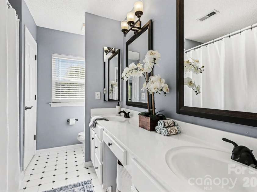 12329 Panthersville Drive, Charlotte, NC 28269.  MLS# CAR4362910, YatesRealty ID 8175. 