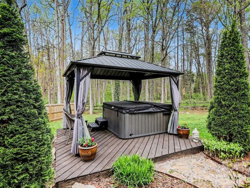 12329 Panthersville Drive, Charlotte, NC 28269.  MLS# CAR4362910, YatesRealty ID 8175. 