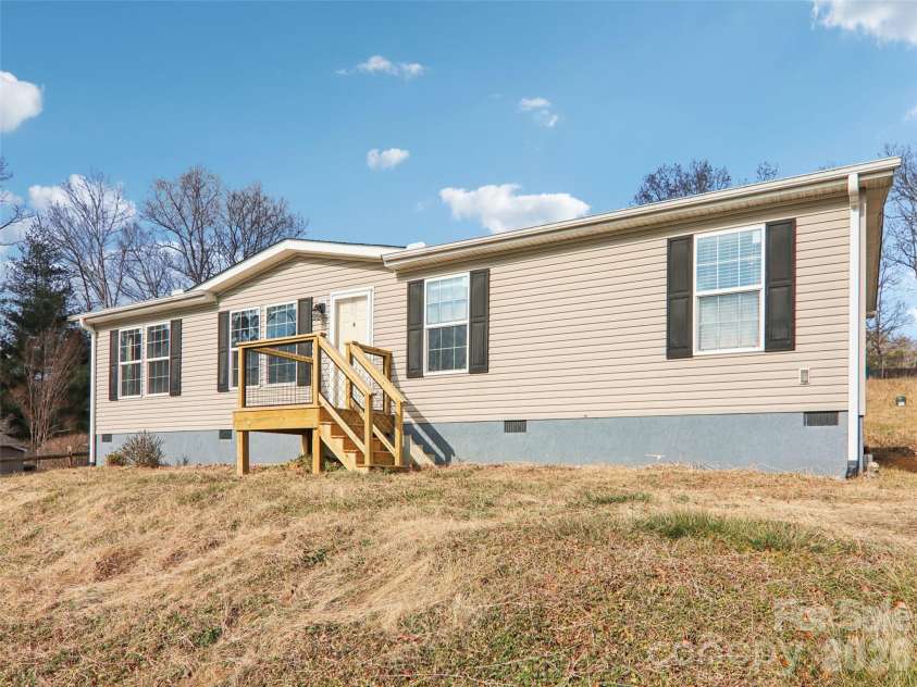 3195 Clear Creek Road, Hendersonville, NC 28792.  MLS# CAR4333995, YatesRealty ID 8176. 