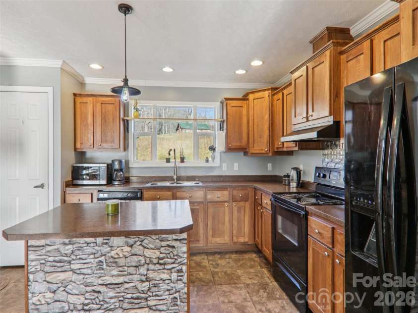 3195 Clear Creek Road, Hendersonville, NC 28792.  MLS# CAR4333995, YatesRealty ID 8176. 