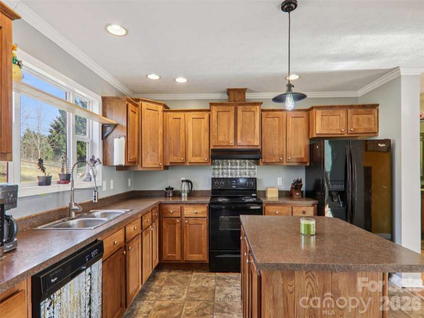 3195 Clear Creek Road, Hendersonville, NC 28792.  MLS# CAR4333995, YatesRealty ID 8176. 