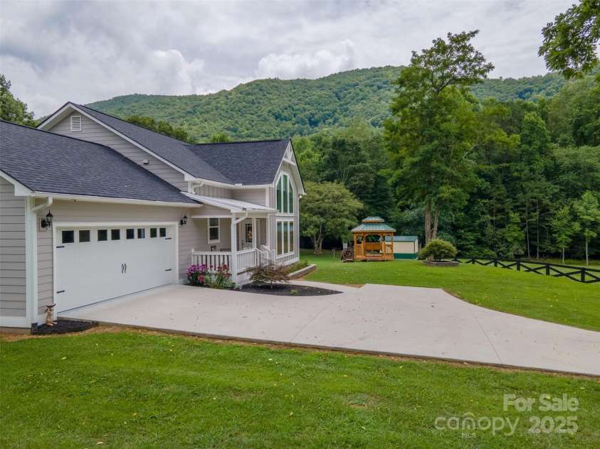 817 Mica City Road, Franklin, NC 28734.  MLS# CAR4214885, YatesRealty ID 8176. 