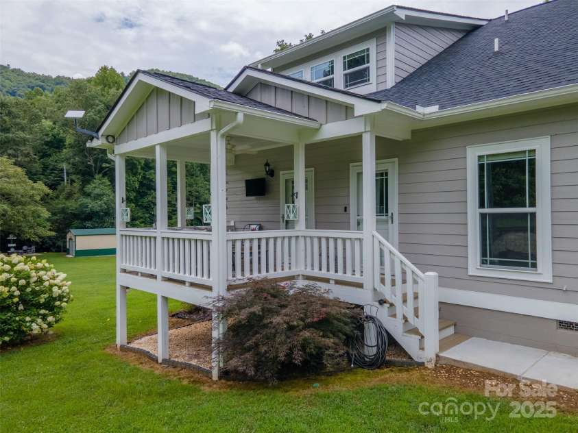 817 Mica City Road, Franklin, NC 28734.  MLS# CAR4214885, YatesRealty ID 8176. 