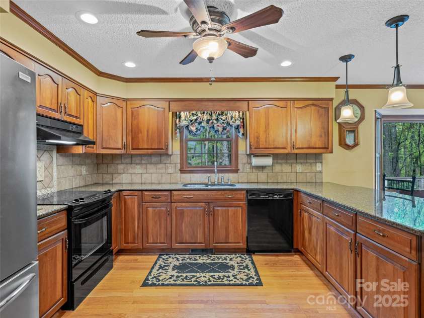 4 Hickory Creek Court, Arden, NC 28704.  MLS# CAR4250860, YatesRealty ID 8177. 
