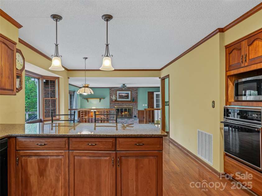 4 Hickory Creek Court, Arden, NC 28704.  MLS# CAR4250860, YatesRealty ID 8177. 