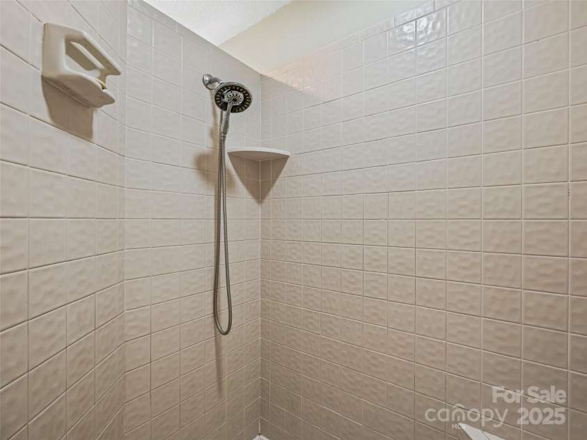 4 Hickory Creek Court, Arden, NC 28704.  MLS# CAR4250860, YatesRealty ID 8177. 