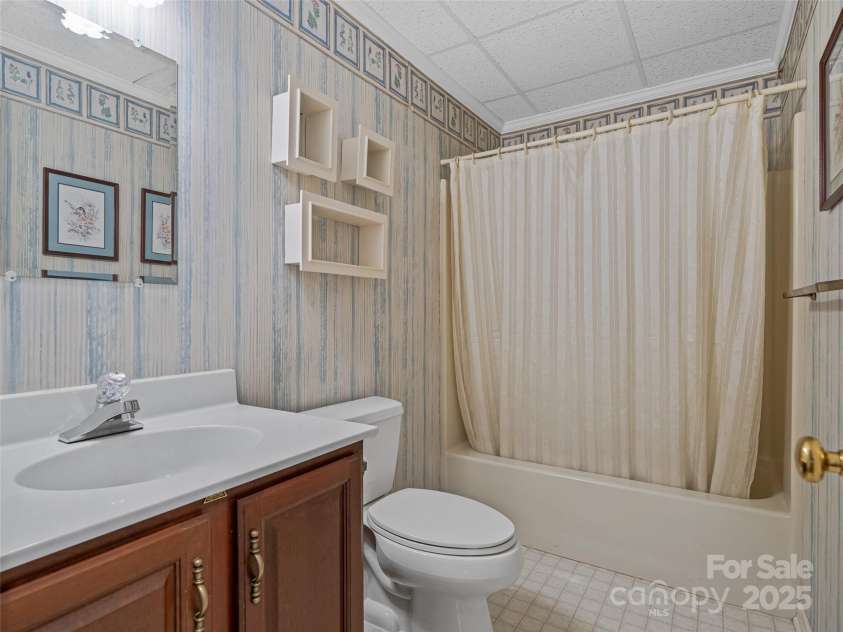 4 Hickory Creek Court, Arden, NC 28704.  MLS# CAR4250860, YatesRealty ID 8177. 