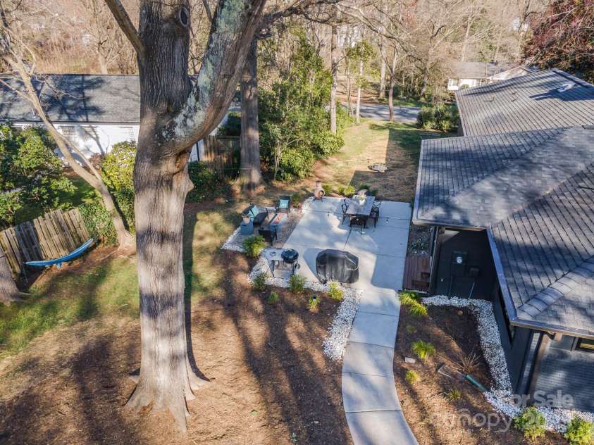 4833 Addison Drive, Charlotte, NC 28211.  MLS# CAR4219283, YatesRealty ID 8178. Back yard