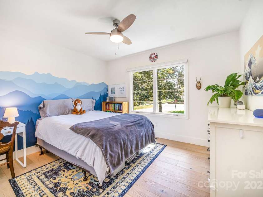 4833 Addison Drive, Charlotte, NC 28211.  MLS# CAR4219283, YatesRealty ID 8178. Bedroom #1