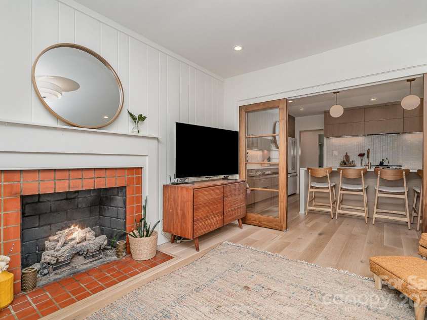 4833 Addison Drive, Charlotte, NC 28211.  MLS# CAR4219283, YatesRealty ID 8178. Den