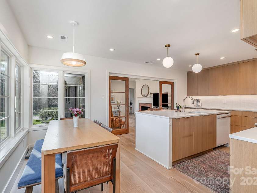 4833 Addison Drive, Charlotte, NC 28211.  MLS# CAR4219283, YatesRealty ID 8178. Kitchen
