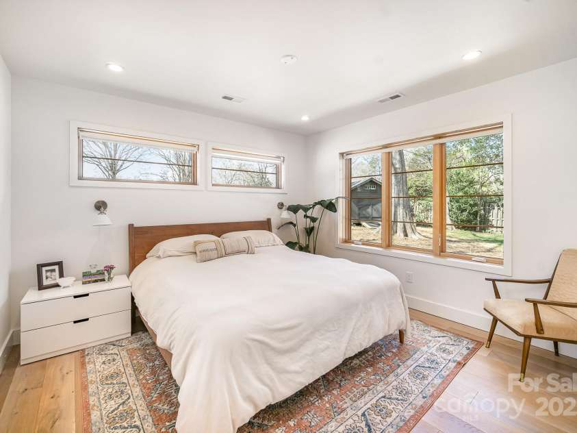4833 Addison Drive, Charlotte, NC 28211.  MLS# CAR4219283, YatesRealty ID 8178. New Primary Suite