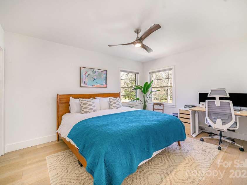 4833 Addison Drive, Charlotte, NC 28211.  MLS# CAR4219283, YatesRealty ID 8178. Original Primary Bedroom