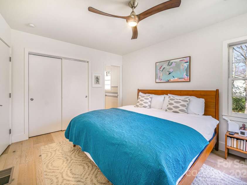 4833 Addison Drive, Charlotte, NC 28211.  MLS# CAR4219283, YatesRealty ID 8178. Original Primary Bedroom