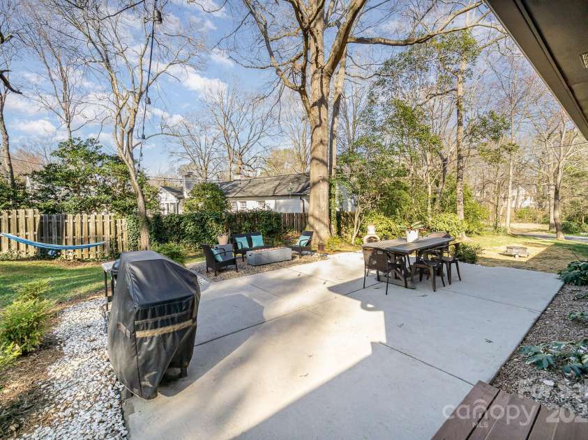 4833 Addison Drive, Charlotte, NC 28211.  MLS# CAR4219283, YatesRealty ID 8178. Patio