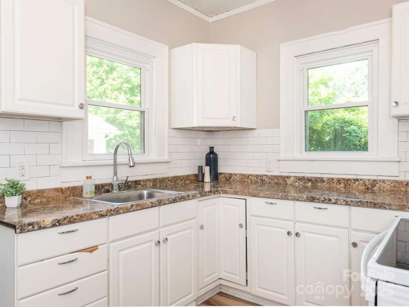 1411 Lineberger Avenue, Gastonia, NC 28052.  MLS# CAR4198175, YatesRealty ID 818. 