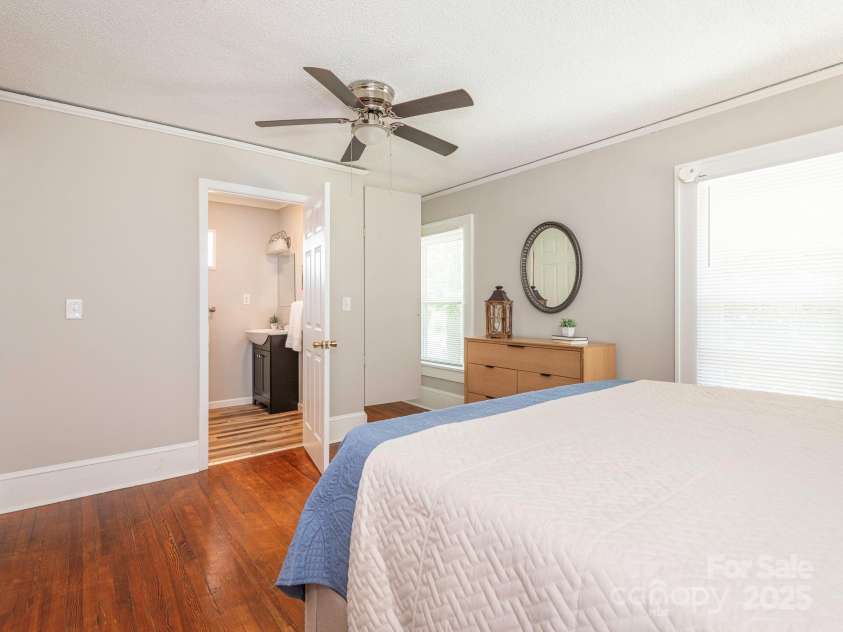 1411 Lineberger Avenue, Gastonia, NC 28052.  MLS# CAR4198175, YatesRealty ID 818. 