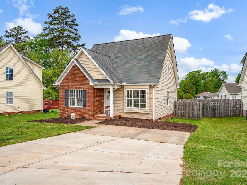 126 Newsome Road, Salisbury, NC 28146.  MLS# CAR4246225, YatesRealty ID 8180. Plenty of driveway parking!