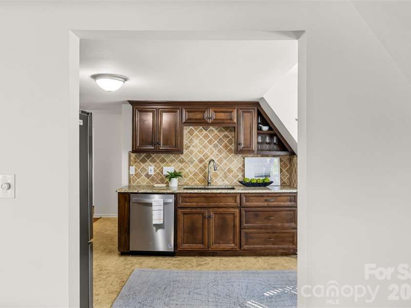 9406 Fairway Ridge Road, Charlotte, NC 28277.  MLS# CAR4358704, YatesRealty ID 8180. 
