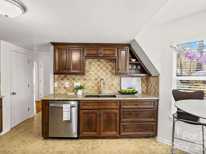 9406 Fairway Ridge Road, Charlotte, NC 28277.  MLS# CAR4358704, YatesRealty ID 8180. 