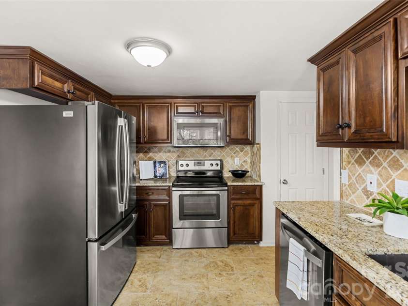 9406 Fairway Ridge Road, Charlotte, NC 28277.  MLS# CAR4358704, YatesRealty ID 8180. 