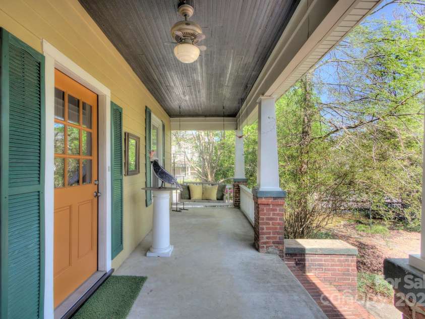 1000 35th Street, Charlotte, NC 28205.  MLS# CAR4244856, YatesRealty ID 8181. 