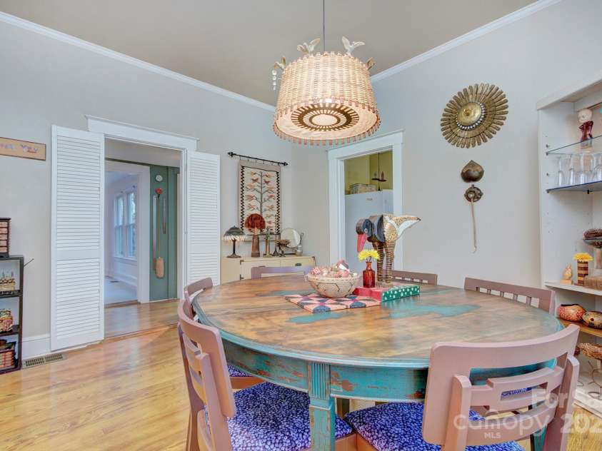 1000 35th Street, Charlotte, NC 28205.  MLS# CAR4244856, YatesRealty ID 8181. 