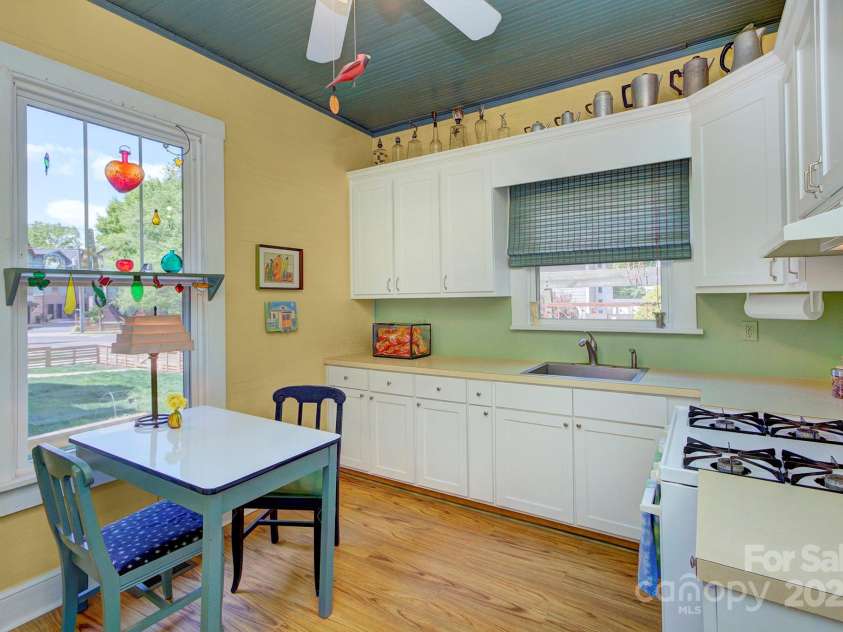 1000 35th Street, Charlotte, NC 28205.  MLS# CAR4244856, YatesRealty ID 8181. 