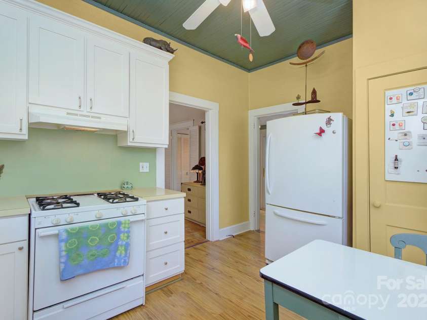1000 35th Street, Charlotte, NC 28205.  MLS# CAR4244856, YatesRealty ID 8181. 