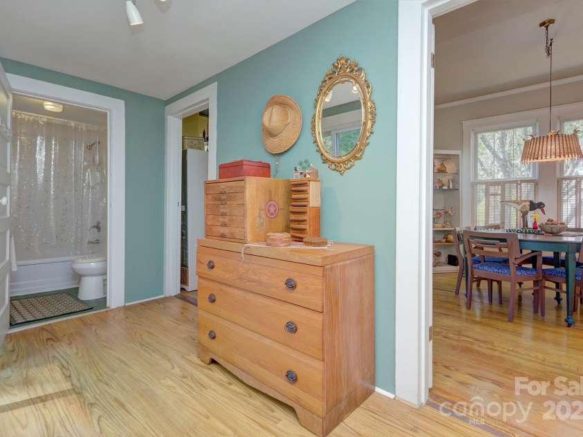 1000 35th Street, Charlotte, NC 28205.  MLS# CAR4244856, YatesRealty ID 8181. 