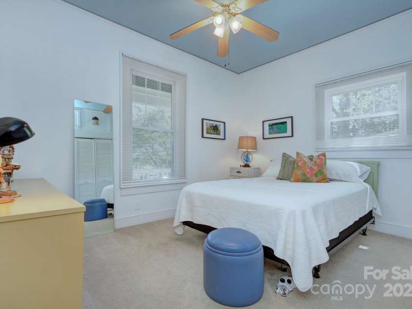 1000 35th Street, Charlotte, NC 28205.  MLS# CAR4244856, YatesRealty ID 8181. 
