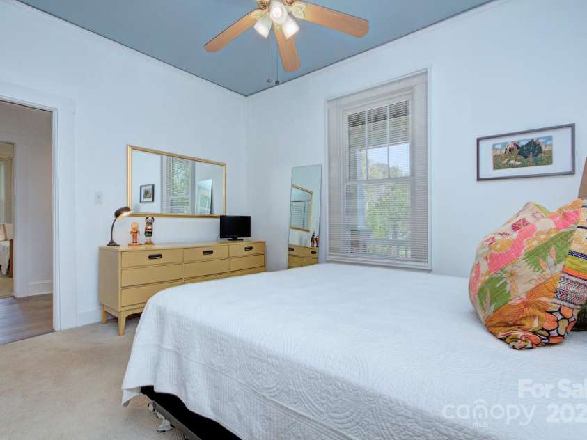 1000 35th Street, Charlotte, NC 28205.  MLS# CAR4244856, YatesRealty ID 8181. 