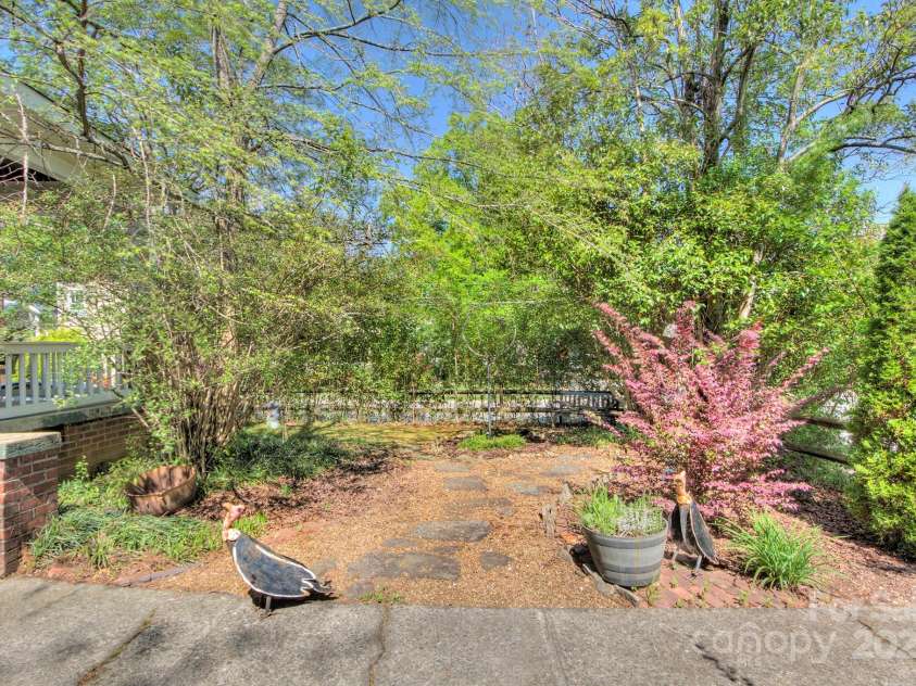 1000 35th Street, Charlotte, NC 28205.  MLS# CAR4244856, YatesRealty ID 8181. 