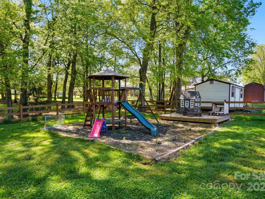 4307 Wrangler Drive, Concord, NC 28027.  MLS# CAR4248474, YatesRealty ID 8183. 
