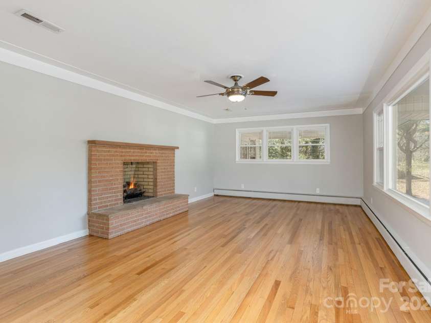 290 Crabapple Hill Lane, Hendersonville, NC 28792.  MLS# CAR4330839, YatesRealty ID 8184. 