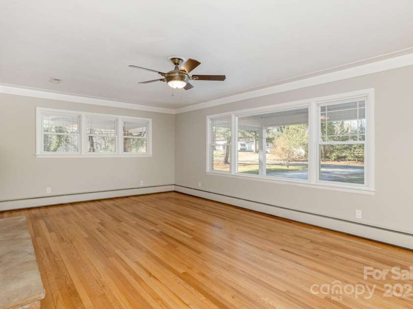 290 Crabapple Hill Lane, Hendersonville, NC 28792.  MLS# CAR4330839, YatesRealty ID 8184. 