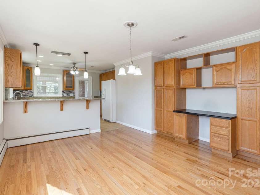 290 Crabapple Hill Lane, Hendersonville, NC 28792.  MLS# CAR4330839, YatesRealty ID 8184. 