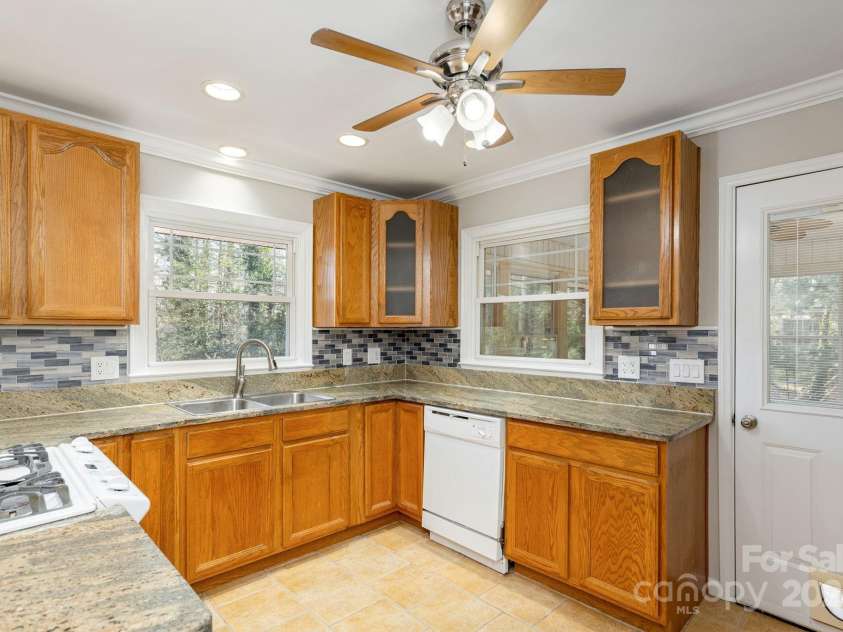 290 Crabapple Hill Lane, Hendersonville, NC 28792.  MLS# CAR4330839, YatesRealty ID 8184. 