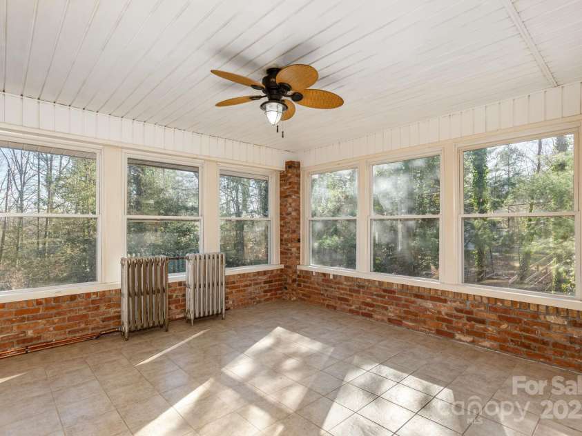 290 Crabapple Hill Lane, Hendersonville, NC 28792.  MLS# CAR4330839, YatesRealty ID 8184. 
