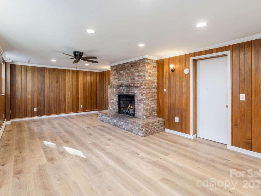290 Crabapple Hill Lane, Hendersonville, NC 28792.  MLS# CAR4330839, YatesRealty ID 8184. 