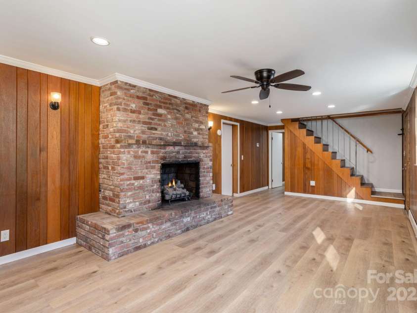 290 Crabapple Hill Lane, Hendersonville, NC 28792.  MLS# CAR4330839, YatesRealty ID 8184. 