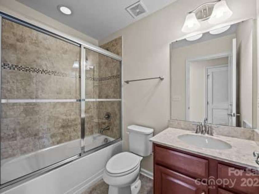 11142 Jc Murray Drive, Concord, NC 28027.  MLS# CAR4226944, YatesRealty ID 8185. Hall bath Upstairs