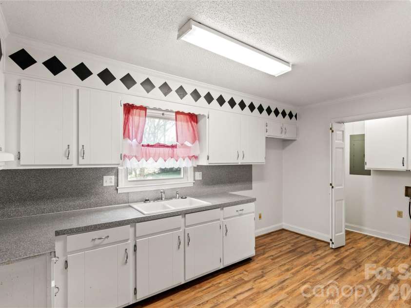 3134 Barney Rhett Circle, Rock Hill, SC 29732.  MLS# CAR4359168, YatesRealty ID 8185. Kitchen